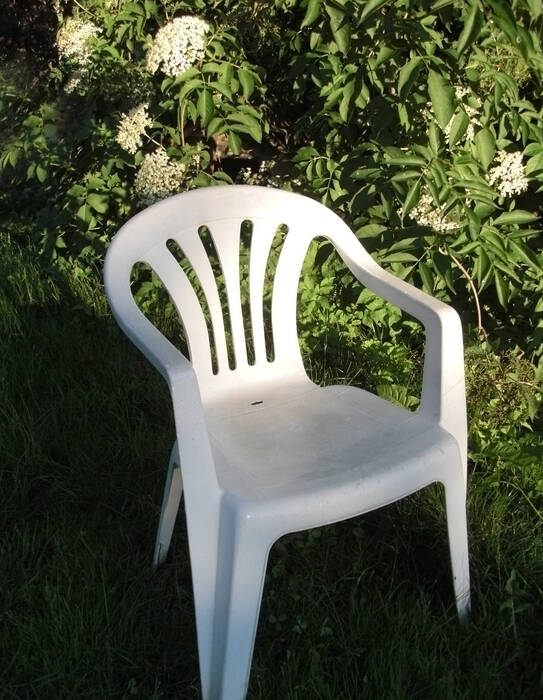 chair_white_monobloc_chair.jpg