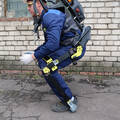 exoskeleton_положение_сидя_в_экзоскелете_exoheaver.jpg