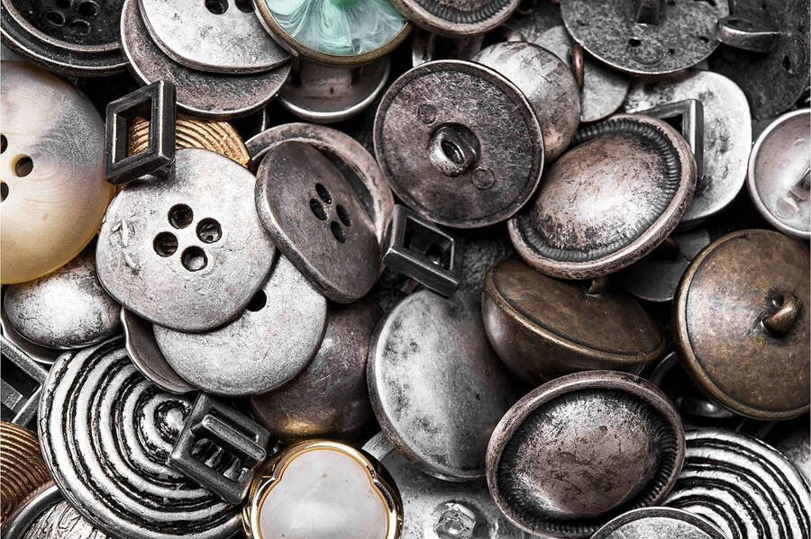old-fashioned-metal-buttons-12-1400x933-1.jpg